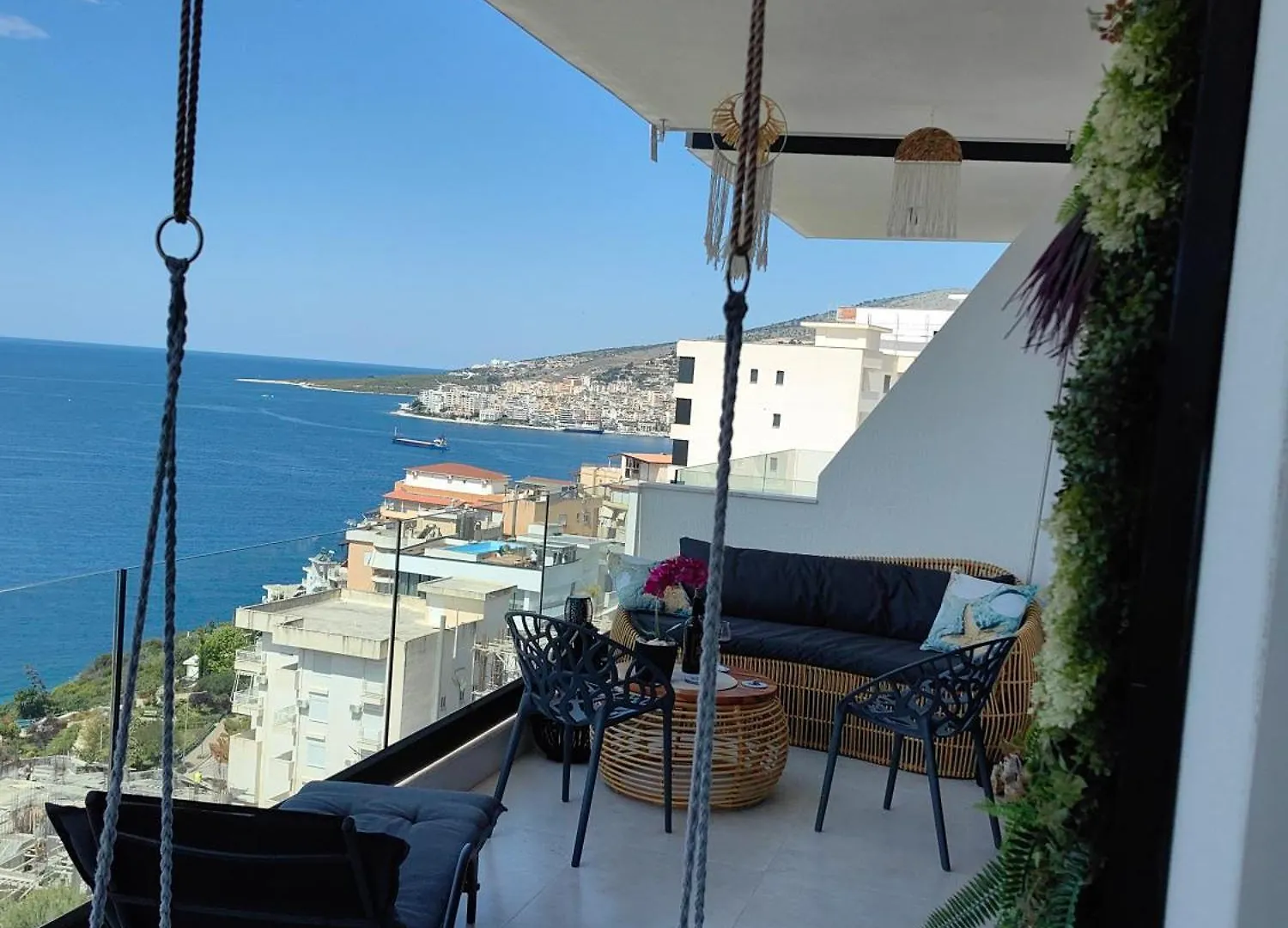 Апартаменты Luxury Panorama View With A Pool Саранда