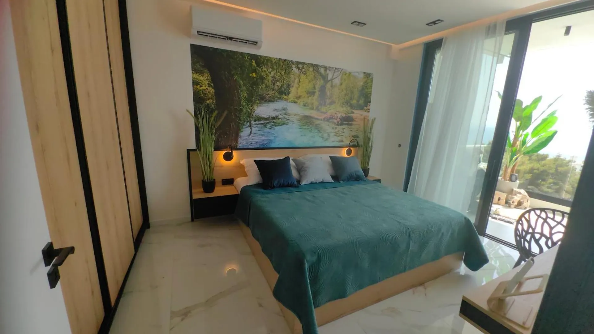Апартаменты Luxury Panorama View With A Pool Саранда
